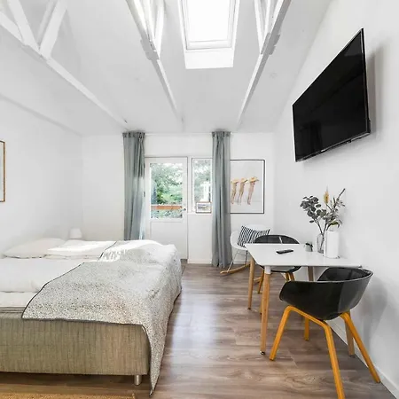 5 At Beautiful Solgaarden 스바네케