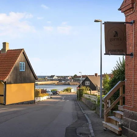 5 At Beautiful Solgaarden Leilighet Svaneke